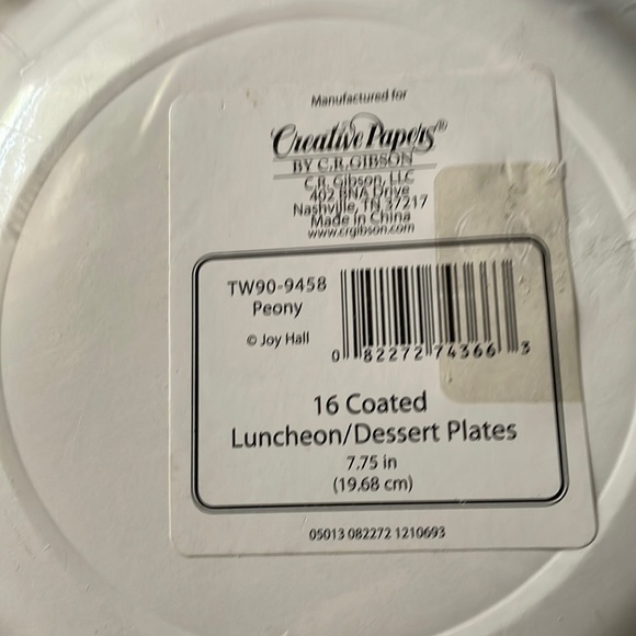Selection of paper plates and napkins -New! - Picture 6 of 9